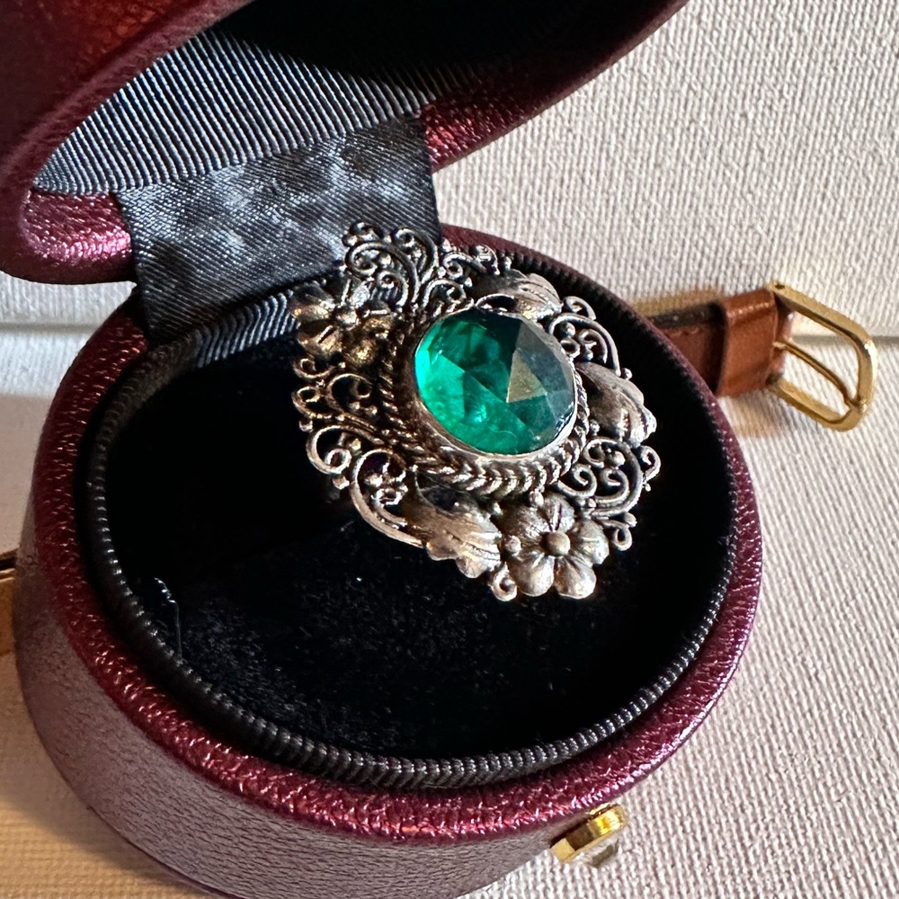 Antique Victorian Sterling Silver Genuine Green Emerald Ring